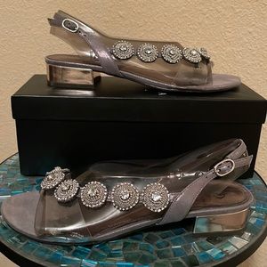 Women’s, 9M, small heel